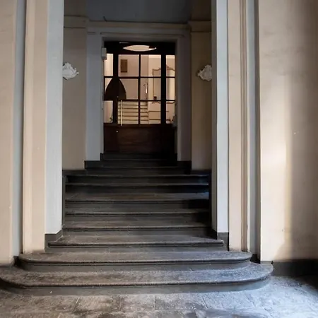 Il Nido Tra I Libri Turin