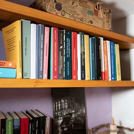 Il Nido Tra I Libri * Turim